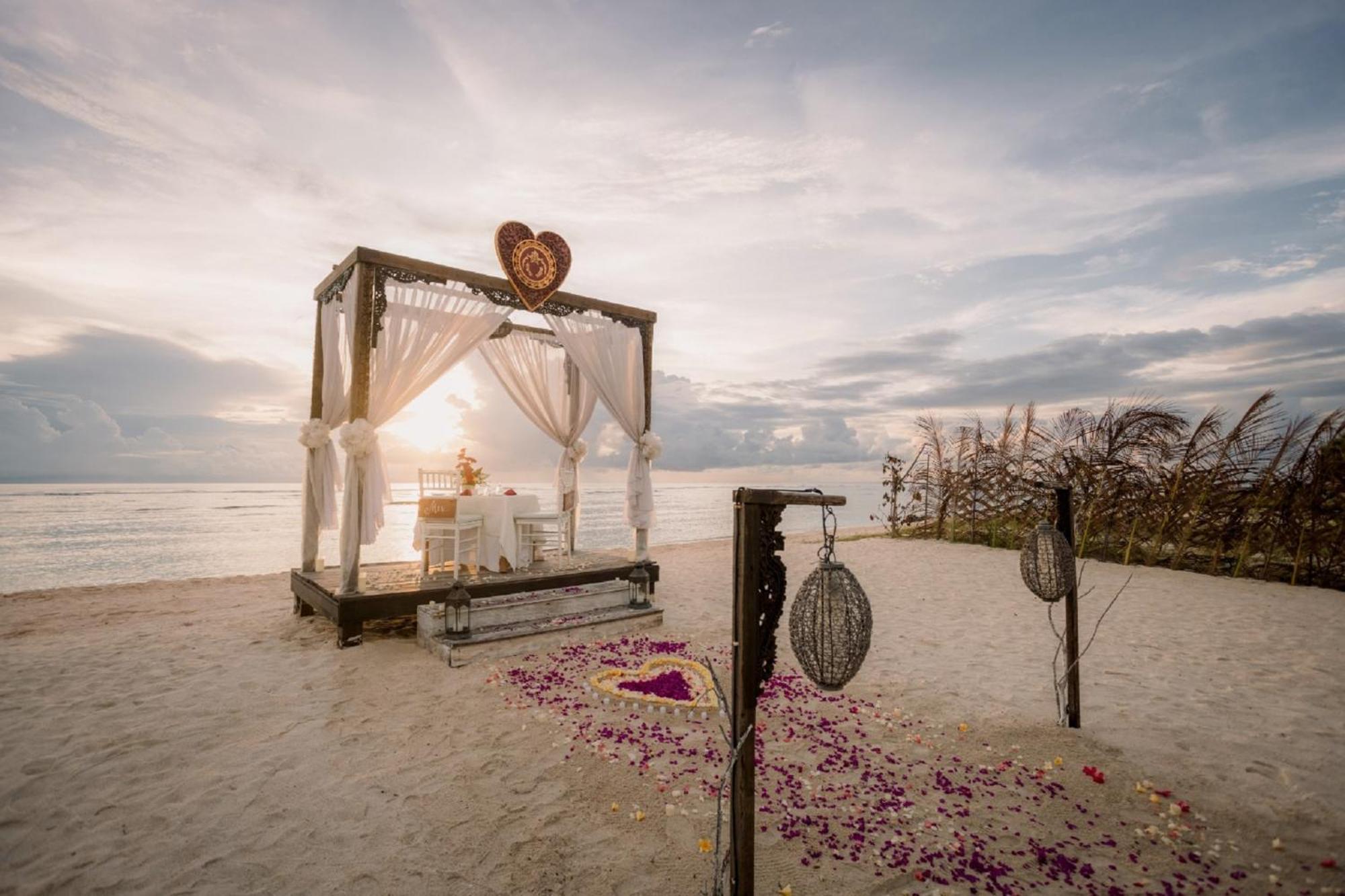 Ombak Sunset Hotel Gili Trawangan Exterior photo