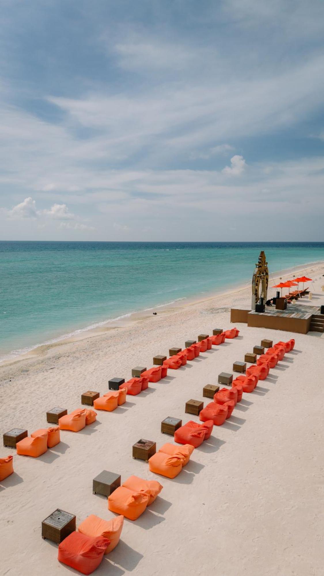 Ombak Sunset Hotel Gili Trawangan Exterior photo